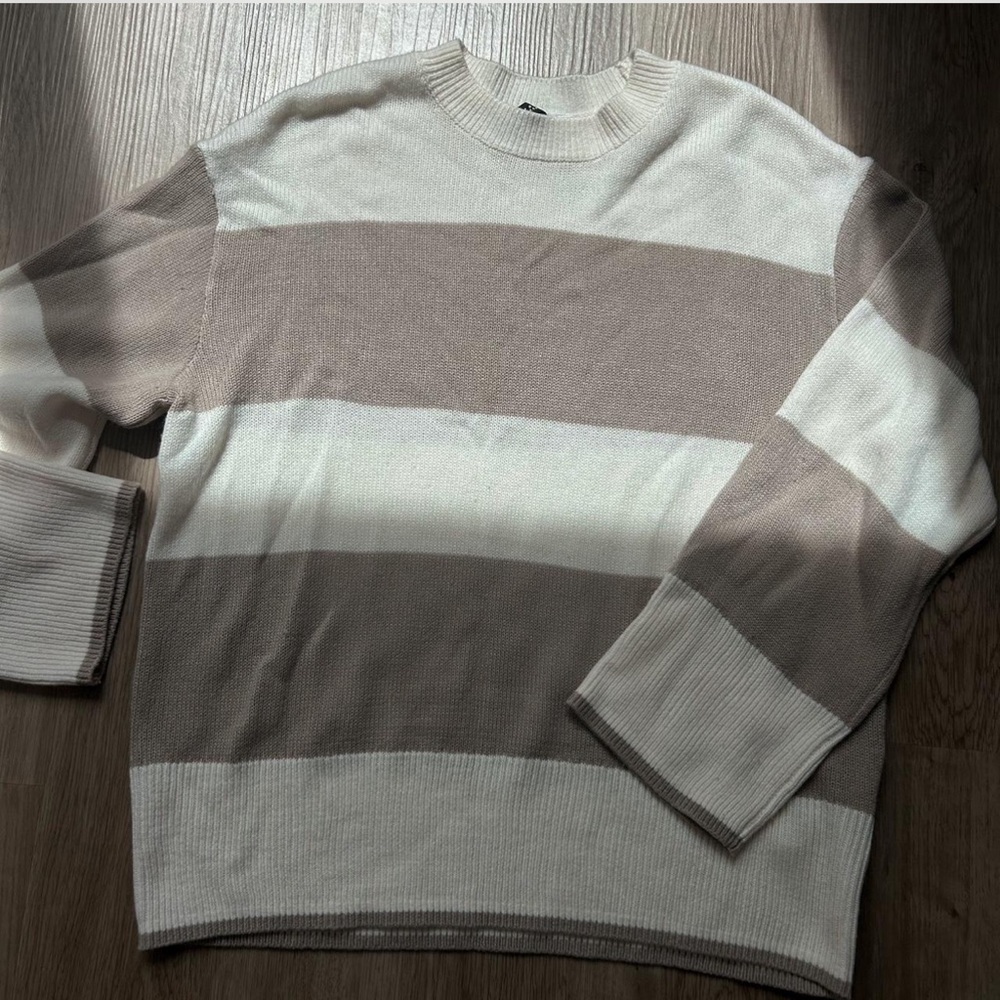 H&M DIVIDED STRIPPED SWEATER